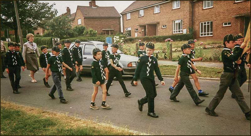 Cubs on parade on Hoe View Road in 1989