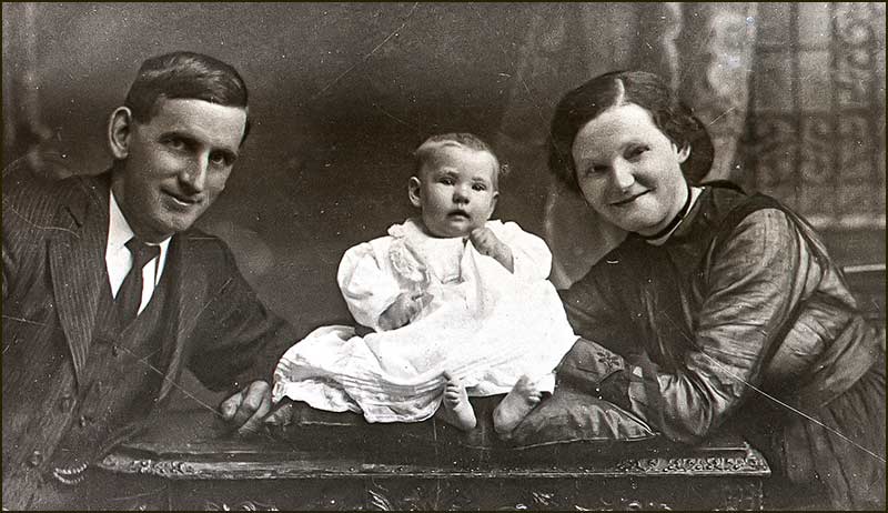 Herbert & Ethel with baby Mary