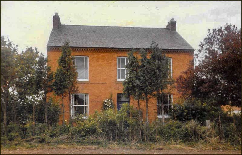 1986. Back of Old Hall Farm